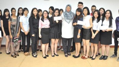 Photo of Tan Sri Dr Jeffrey Cheah Scholarship Awards
