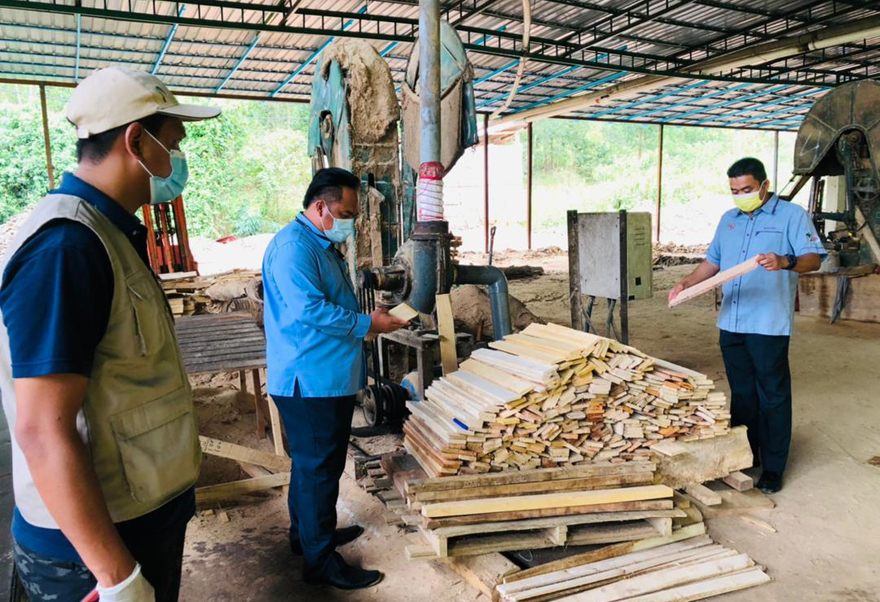 Woodbased Factory Operating Without Valid Licence Raided Ipoh Echo