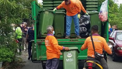 Photo of MBI Distribute Free Trash Bins to the Residents of Taman SPPK