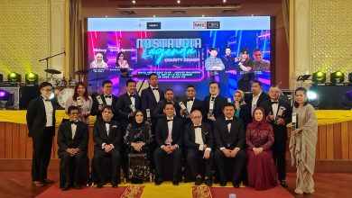 Photo of 13 entrepreneurs received the United Entrepreneurs Awards