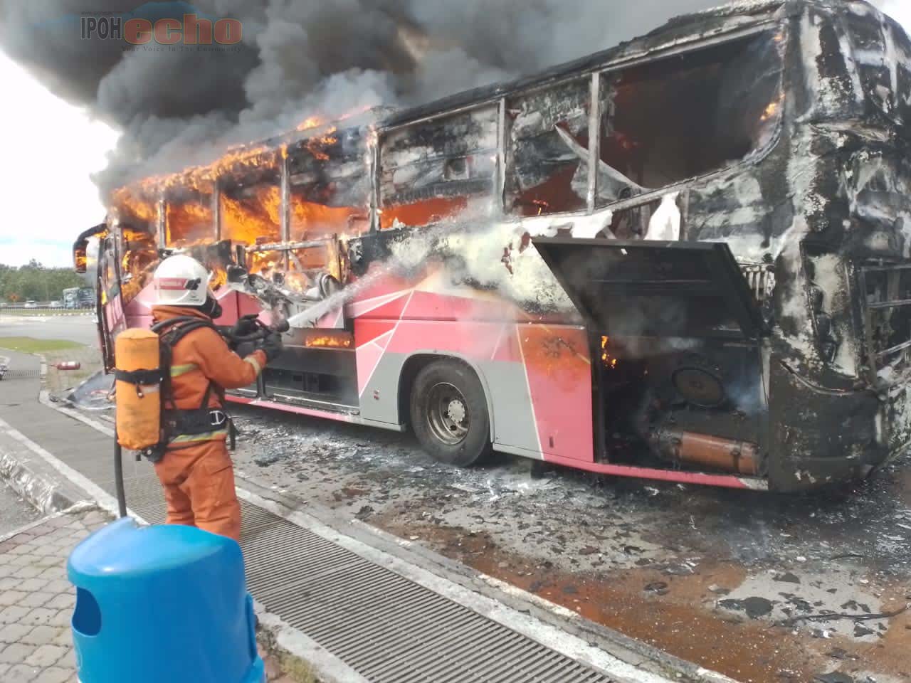 Express bus caught fire at R&R, 25 passengers safe Ipoh Echo