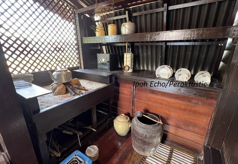 Galeri Rumah Lat: A Showcase of Dato' Lat's Art, a Treasured Collection ...