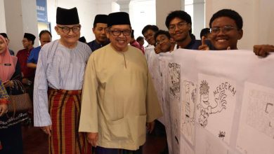 Photo of Datuk Lat’s Presence Inspires the Students of SMK Anderson