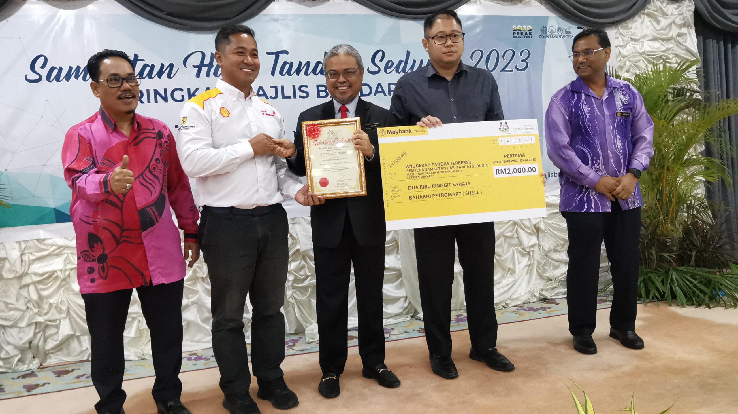 AEON Klebang Ipoh supermarket, Shell Jalan Hospital petrol station won