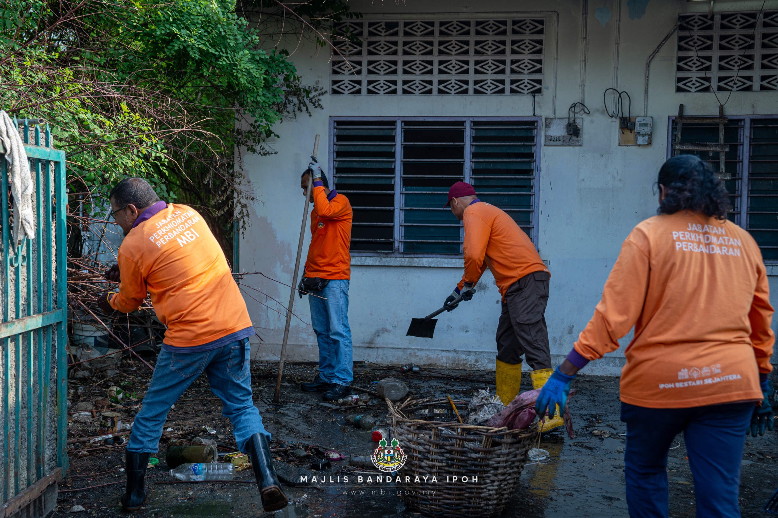 Pinoy Hoarding Persistent Hoarding Problem in Ipoh Sparks Another Major Clean-Up ...